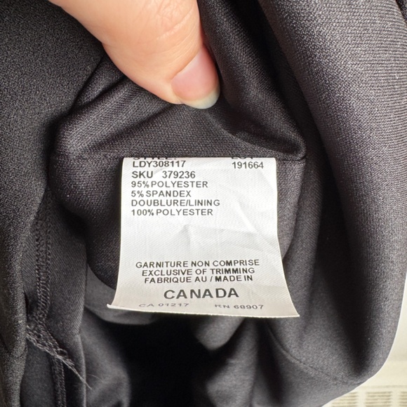 NWT LE CHATEAU - Off the Shoulder Ruffle Dress Black - Medium - Picture 11 of 11